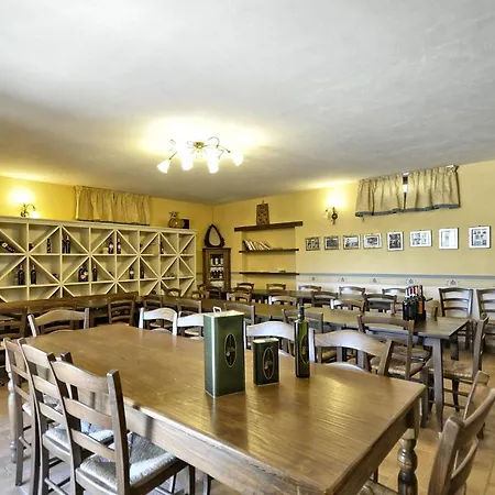 Vernazzano Basso Sleeps 6 Pool Wifi